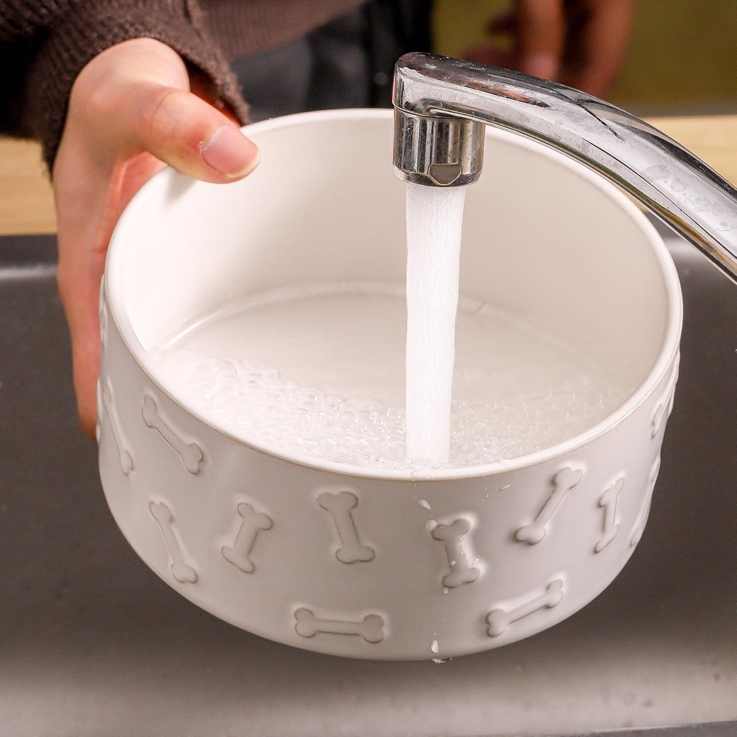 UBEE Ceramic Dog Bowl Set of 2, 6.1 inch Dog Food Bowl Dish with Bone Paw Pattern, Pet Food Water Dish Feeding for Small and Meidum Dogs and Large Cat, White